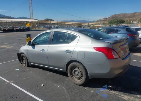 2014 Nissan Versa 1.6 Sv z USA, uszkodzony, nr VIN 3N1CN7AP7EL856041